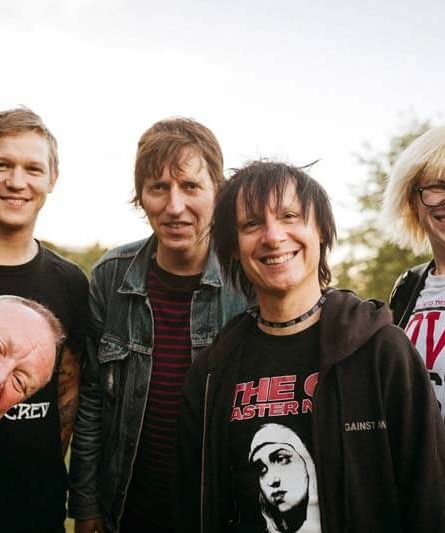 CRYSSIS Punk Rock Schaubude Kiel mit FOLL FIES