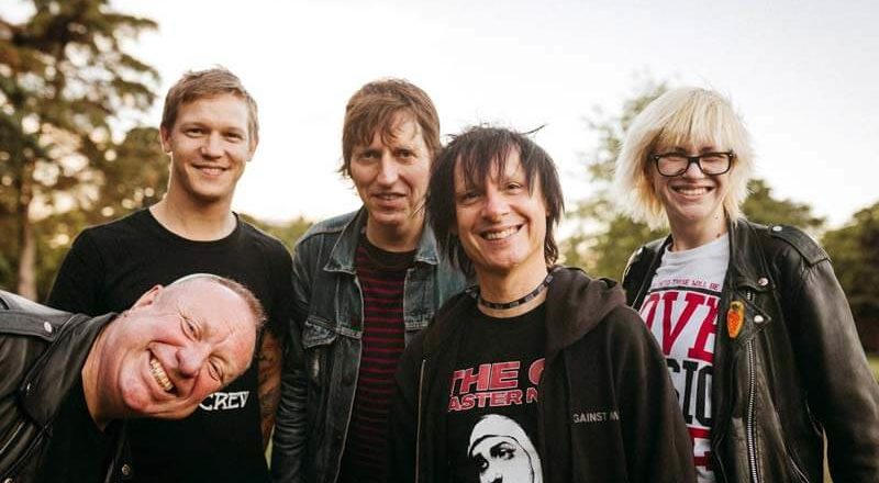 CRYSSIS Punk Rock Schaubude Kiel mit FOLL FIES